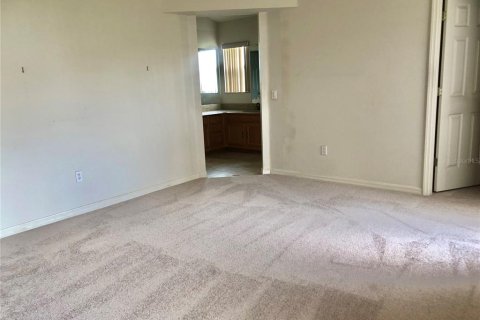 House in The Villages, Florida 3 bedrooms, 175.03 sq.m. № 1634628 - photo 11