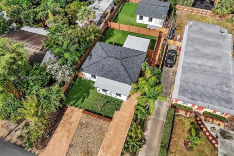 Casa en alquiler en Fort Lauderdale, Florida, 4 dormitorios, 172.43 m2 № 1986069 - foto 3