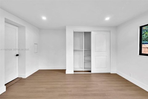 Casa en alquiler en Fort Lauderdale, Florida, 4 dormitorios, 172.43 m2 № 1986069 - foto 24