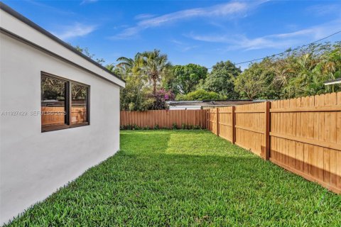 Casa en alquiler en Fort Lauderdale, Florida, 4 dormitorios, 172.43 m2 № 1986069 - foto 20