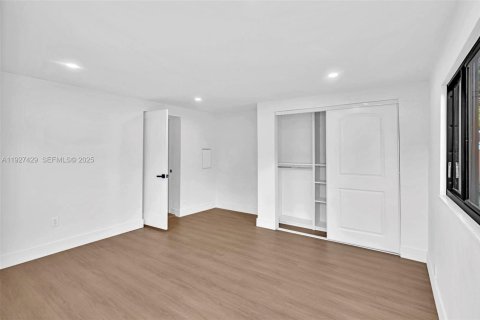 Casa en alquiler en Fort Lauderdale, Florida, 4 dormitorios, 172.43 m2 № 1986069 - foto 23