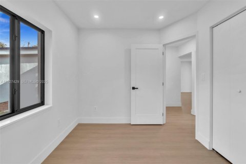 Casa en alquiler en Fort Lauderdale, Florida, 4 dormitorios, 172.43 m2 № 1986069 - foto 15