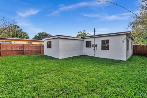 Casa en alquiler en Fort Lauderdale, Florida, 4 dormitorios, 172.43 m2 № 1986069 - foto 18