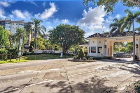 Condo in Pembroke Pines, Florida, 1 bedroom  № 2080875