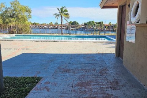 Copropriété à louer à Hialeah, Floride: 2 chambres, 69.68 m2 № 2169061 - photo 9