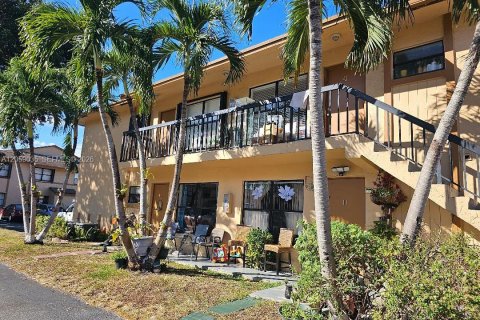 Condo à Hialeah, Floride, 2 chambres  № 2169061
