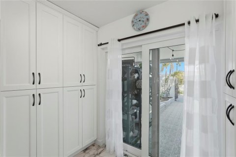 Casa en venta en Saint Petersburg, Florida, 2 dormitorios, 153.29 m2 № 2155771 - foto 18