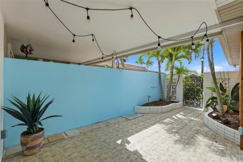 Casa en venta en Saint Petersburg, Florida, 2 dormitorios, 153.29 m2 № 2155771 - foto 5