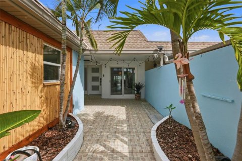 Casa en venta en Saint Petersburg, Florida, 2 dormitorios, 153.29 m2 № 2155771 - foto 4