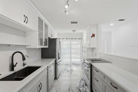 Casa en venta en Saint Petersburg, Florida, 2 dormitorios, 153.29 m2 № 2155771 - foto 14