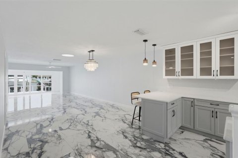 Casa en venta en Saint Petersburg, Florida, 2 dormitorios, 153.29 m2 № 2155771 - foto 10