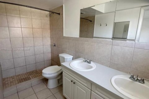Condo in North Miami, Florida, 1 bedroom  № 2031784 - photo 14