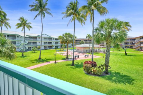 Condominio en Hollywood, Florida, 2 dormitorios  № 2153529