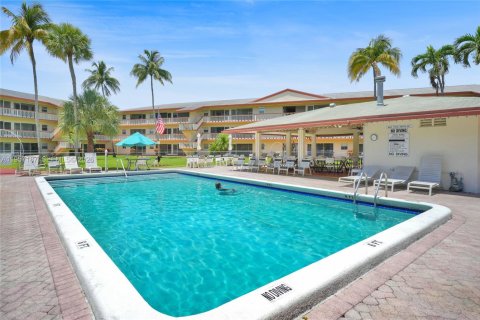 Condominio en venta en Hollywood, Florida, 2 dormitorios, 81.75 m2 № 2153529 - foto 12