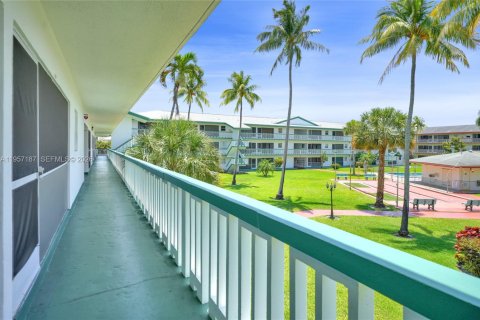 Condominio en venta en Hollywood, Florida, 2 dormitorios, 81.75 m2 № 2153529 - foto 2