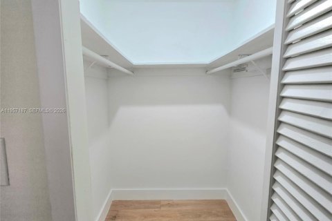 Condominio en venta en Hollywood, Florida, 2 dormitorios, 81.75 m2 № 2153529 - foto 10