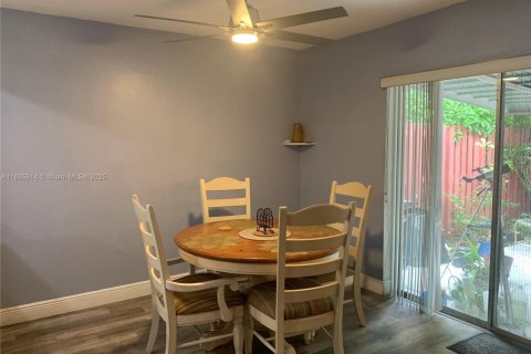 Condominio en venta en Davie, Florida, 2 dormitorios, 107.77 m2 № 2015880 - foto 4