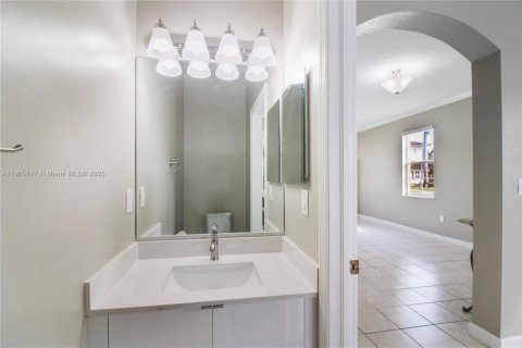 Снять в аренду таунхаус в Майами, Флорида 4 спальни, 165.37м2, № 1957268 - фото 15