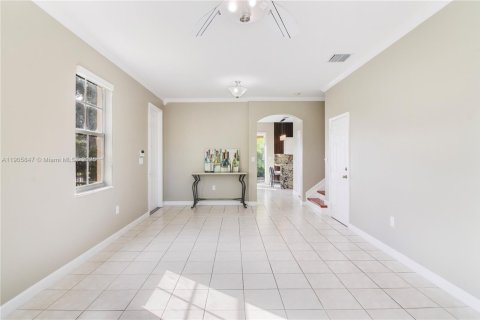 Снять в аренду таунхаус в Майами, Флорида 4 спальни, 165.37м2, № 1957268 - фото 7