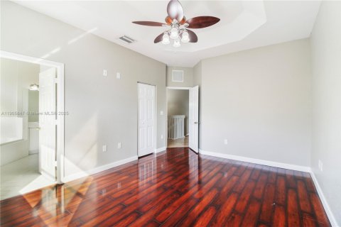 Снять в аренду таунхаус в Майами, Флорида 4 спальни, 165.37м2, № 1957268 - фото 21