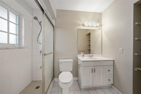 House in Coral Springs, Florida 4 bedrooms, 240.9 sq.m. № 1846169 - photo 22