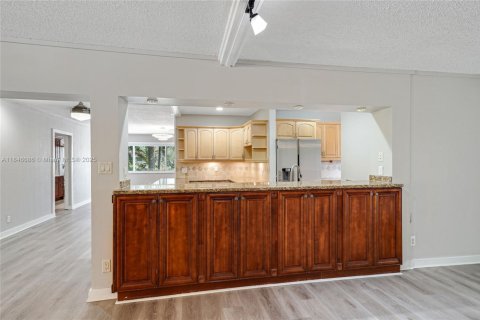 House in Coral Springs, Florida 4 bedrooms, 240.9 sq.m. № 1846169 - photo 10