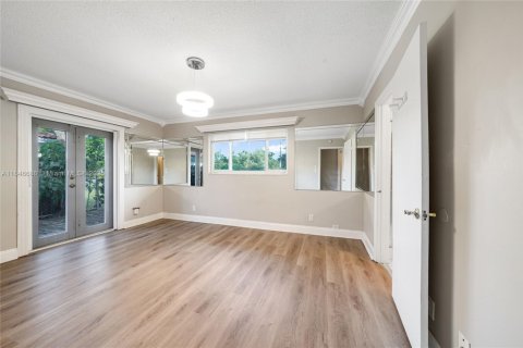 House in Coral Springs, Florida 4 bedrooms, 240.9 sq.m. № 1846169 - photo 21