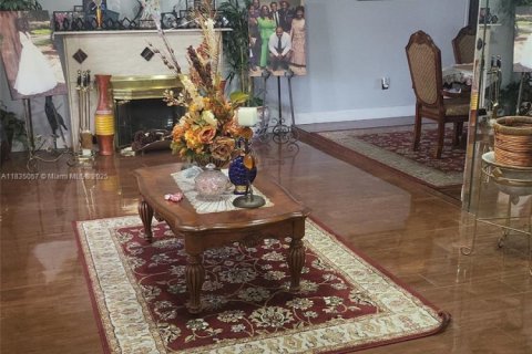 Villa ou maison à louer à Miramar, Floride: 6 chambres, 258.73 m2 № 1944922 - photo 6