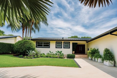 Villa ou maison à louer à Miami, Floride: 4 chambres, 288.93 m2 № 1968079 - photo 1
