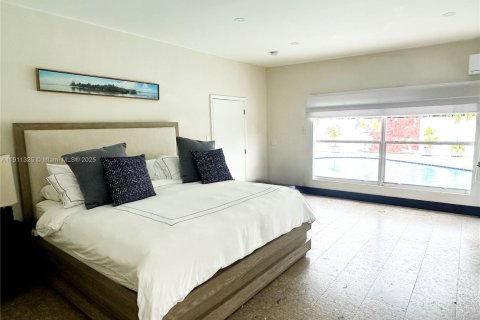 Villa ou maison à louer à Miami, Floride: 4 chambres, 288.93 m2 № 1968079 - photo 11