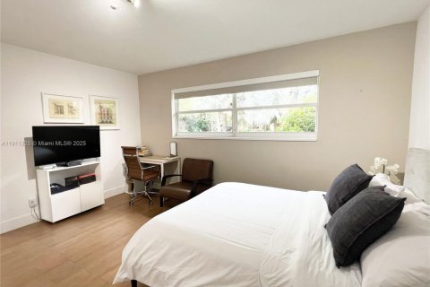 Villa ou maison à louer à Miami, Floride: 4 chambres, 288.93 m2 № 1968079 - photo 14