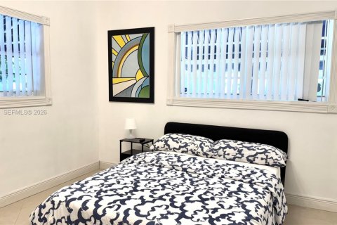 House in Miami Beach, Florida 3 bedrooms, 135.27 sq.m. № 1996079 - photo 6