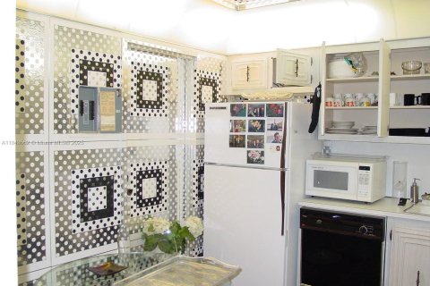 Снять в аренду кондоминиум в Холливуд, Флорида 1 спальня, 125.42м2, № 1958063 - фото 10