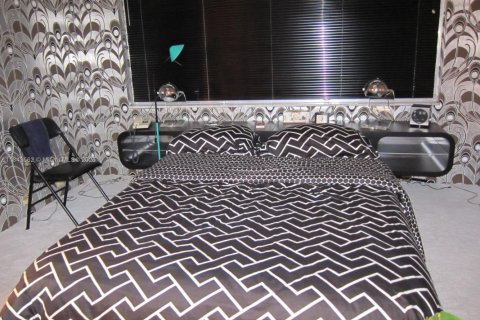 Снять в аренду кондоминиум в Холливуд, Флорида 1 спальня, 125.42м2, № 1958063 - фото 5