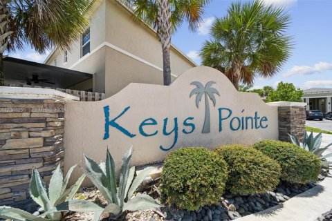 Touwnhouse à Florida City, Floride 3 chambres, 118.17 m2 № 2242484
