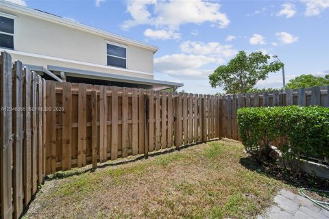 Touwnhouse à louer à Florida City, Floride: 3 chambres, 118.17 m2 № 2242484 - photo 20