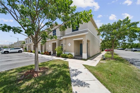 Touwnhouse à louer à Florida City, Floride: 3 chambres, 118.17 m2 № 2242484 - photo 2