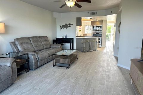 Condo in Englewood, Florida, 2 bedrooms  № 1904480 - photo 7