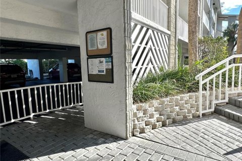 Condo in Englewood, Florida, 2 bedrooms  № 1904480 - photo 19