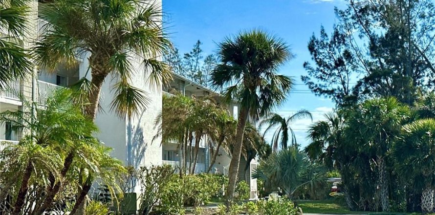 Condo in Englewood, Florida, 2 bedrooms № 1904480