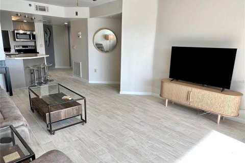 Condo in Englewood, Florida, 2 bedrooms  № 1904480 - photo 4