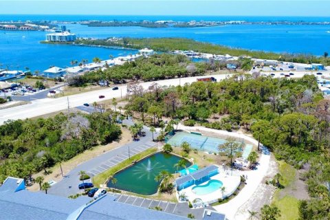 Condo in Englewood, Florida, 2 bedrooms  № 1904480 - photo 8