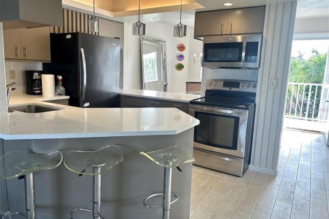 Condo in Englewood, Florida, 2 bedrooms  № 1904480 - photo 5