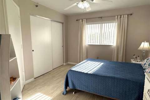 Condo in Englewood, Florida, 2 bedrooms  № 1904480 - photo 28