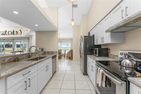 House in Lake Suzy, Florida 3 bedrooms, 177.91 sq.m. № 1732469 - photo 20