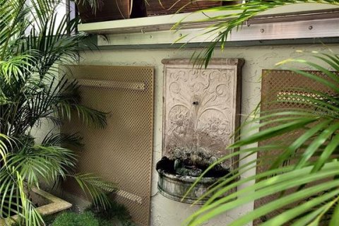 Villa ou maison à vendre à Sarasota, Floride: 3 chambres, 223.89 m2 № 2410480 - photo 5
