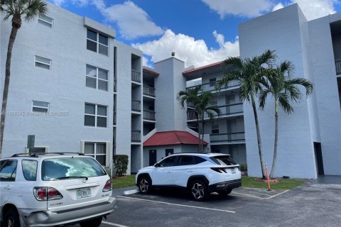 Снять в аренду кондоминиум в Дейви, Флорида 2 спальни, 91.04м2, № 1957111 - фото 1