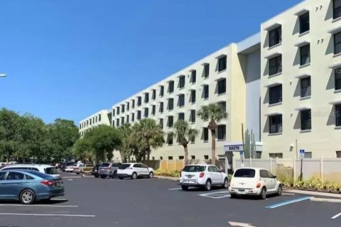 Condo in Clearwater, Florida, 2 bedrooms  № 2213011 - photo 9