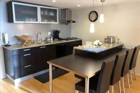 Condo in Clearwater, Florida, 2 bedrooms  № 2213011 - photo 3