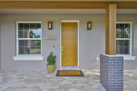 Casa en venta en Tampa, Florida, 5 dormitorios, 296.92 m2 № 1910916 - foto 3